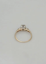 Load image into Gallery viewer, LADIES VINTAGE 14K YELLOW GOLD 1/4ct THREE DIAMOND PROMISE ENGAGEMENT RING
