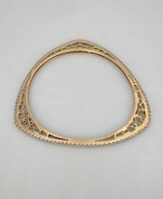 Load image into Gallery viewer, 14k Yellow Gold 3.00ct Diamond Filigree Triangular Oval Bangle Bracelet
